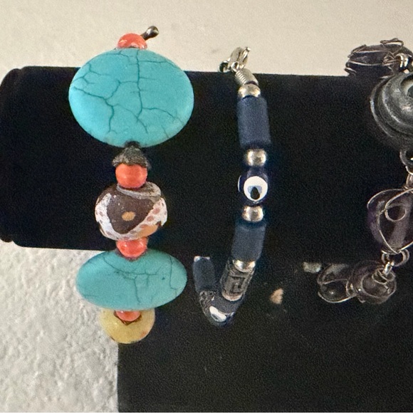 11 Stackable Bracelets - Picture 5 of 6